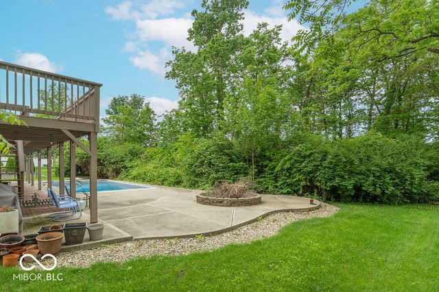 2280 Woodsway Drive, Greenwood, IN 46143