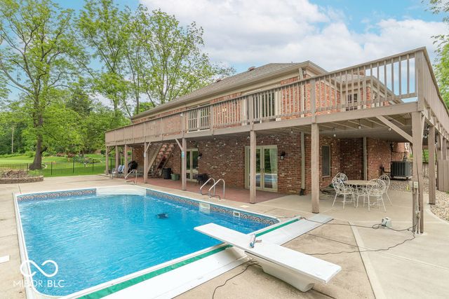 2280 Woodsway Drive, Greenwood, IN 46143