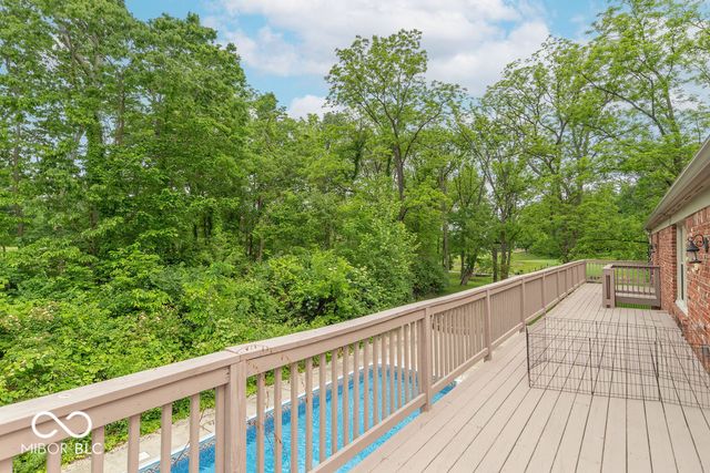 2280 Woodsway Drive, Greenwood, IN 46143