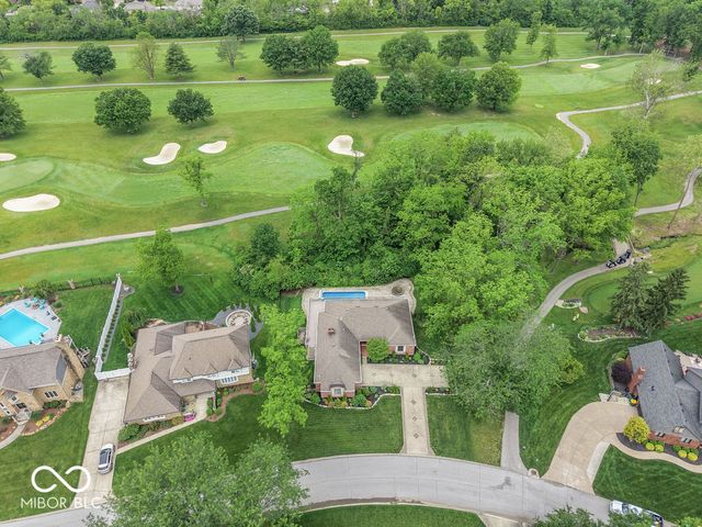 2280 Woodsway Drive, Greenwood, IN 46143