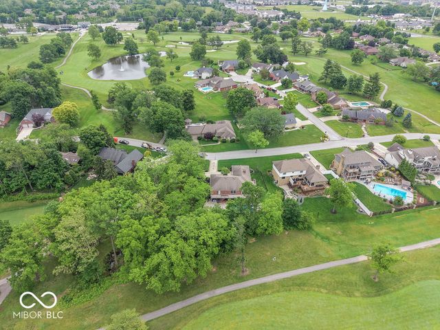 2280 Woodsway Drive, Greenwood, IN 46143