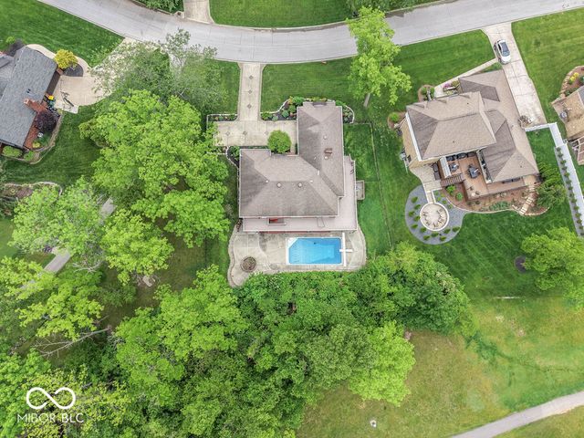 2280 Woodsway Drive, Greenwood, IN 46143