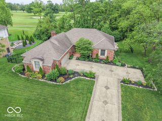 2280 Woodsway Drive, Greenwood, IN 46143