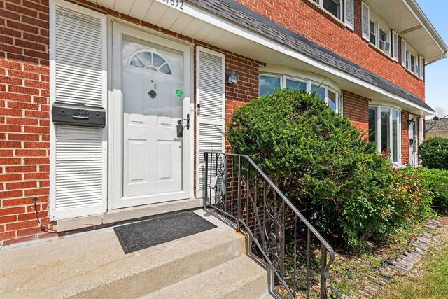 15W632 Virginia Lane, Elmhurst, IL 60126
