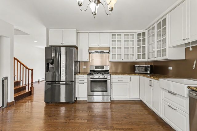 15W632 Virginia Lane, Elmhurst, IL 60126