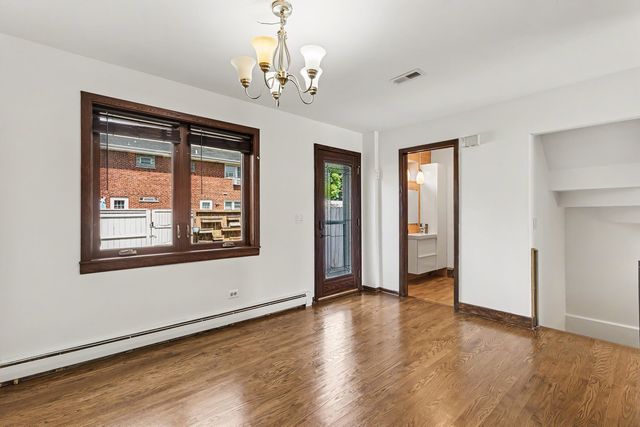 15W632 Virginia Lane, Elmhurst, IL 60126