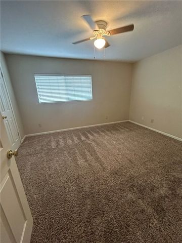 1501 Stallings 41, College Station, TX 77840