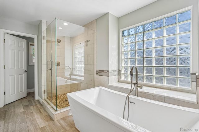 1781 S Shore Drive, Rochester Hills, MI 48307