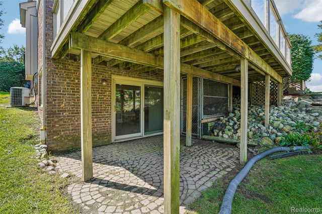 1781 S Shore Drive, Rochester Hills, MI 48307