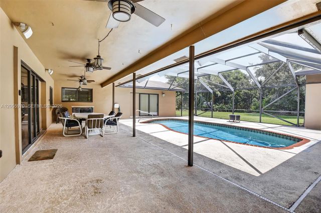 13680 SW 26th St, Davie, FL 33325