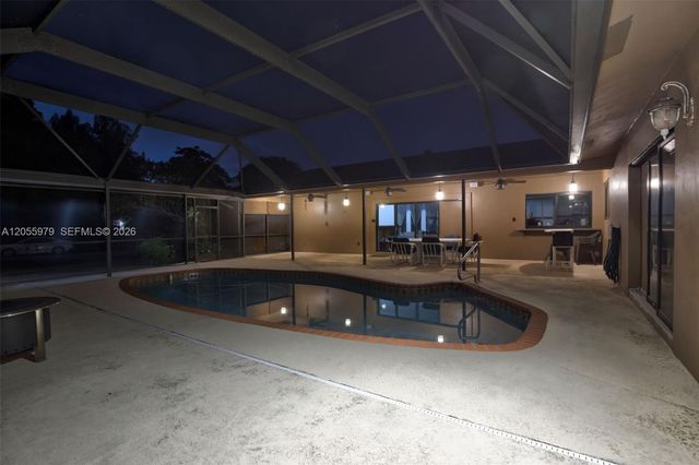 13680 SW 26th St, Davie, FL 33325