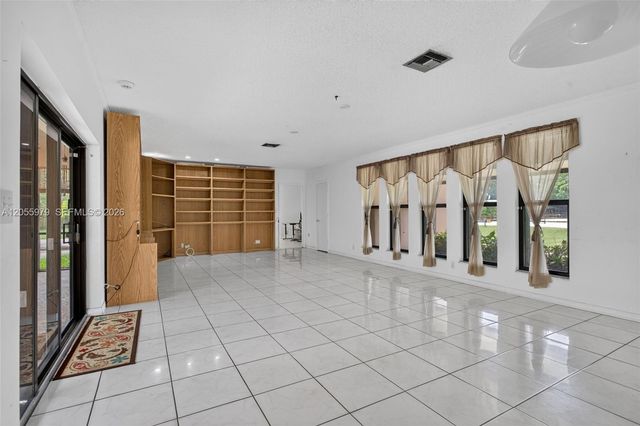 13680 SW 26th St, Davie, FL 33325