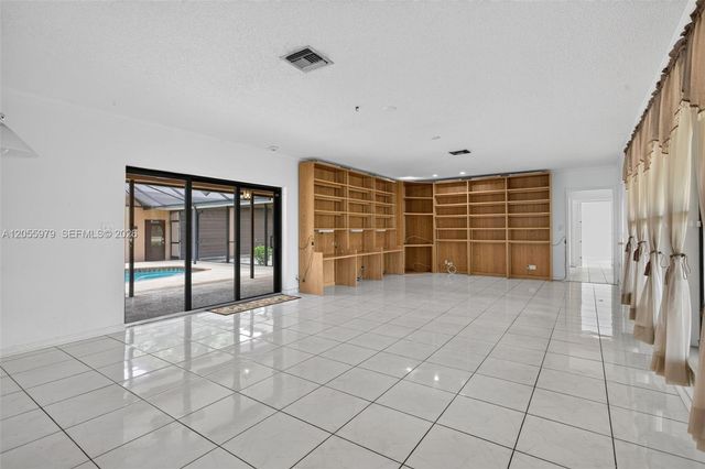 13680 SW 26th St, Davie, FL 33325
