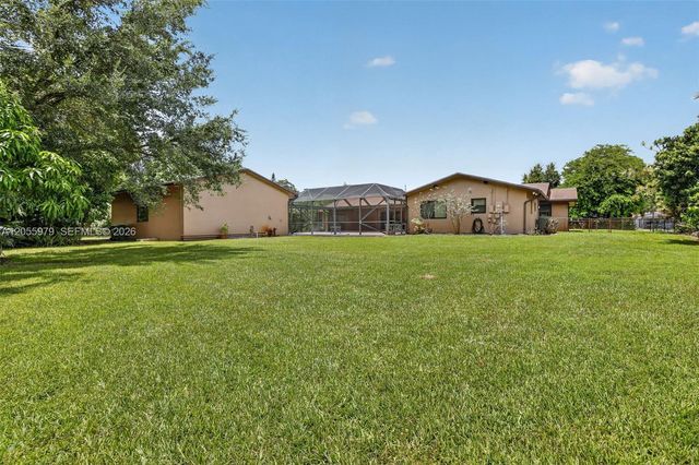 13680 SW 26th St, Davie, FL 33325