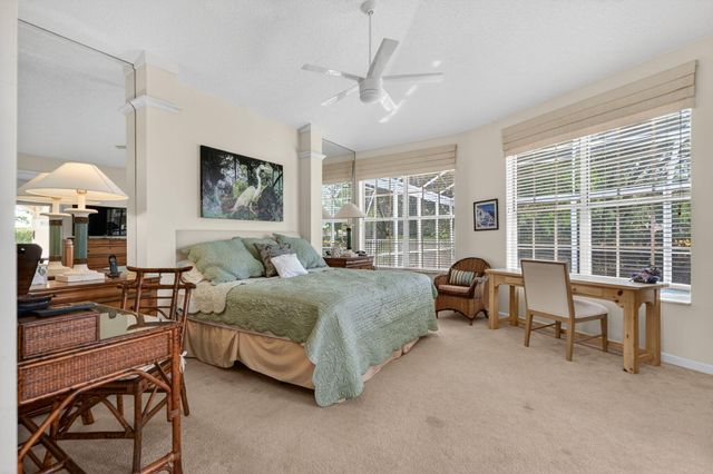 402 Eagleton Cove Way, Palm Beach Gardens, FL 33418
