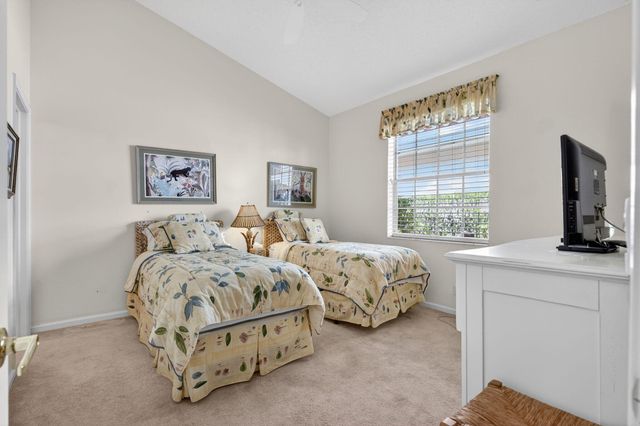402 Eagleton Cove Way, Palm Beach Gardens, FL 33418