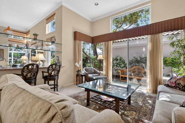 402 Eagleton Cove Way, Palm Beach Gardens, FL 33418