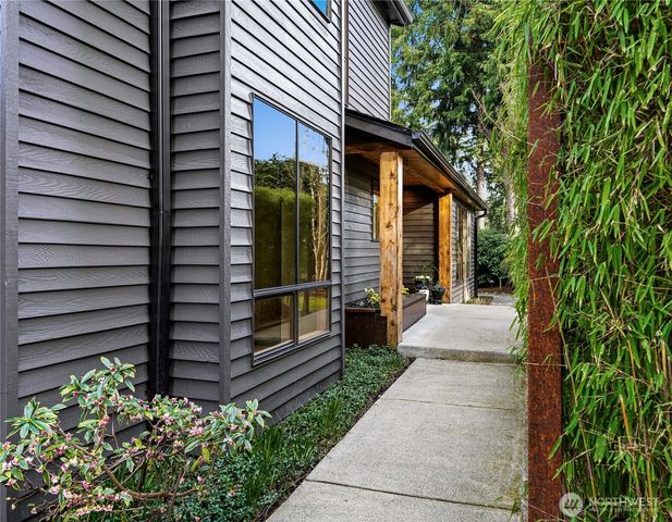 2234 108th Avenue SE, Bellevue, WA 98004