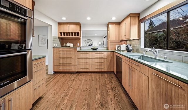 2234 108th Avenue SE, Bellevue, WA 98004