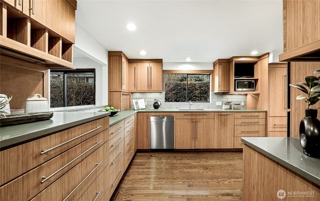 2234 108th Avenue SE, Bellevue, WA 98004