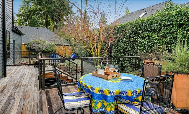 2234 108th Avenue SE, Bellevue, WA 98004