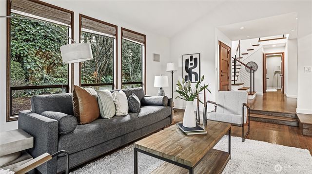 2234 108th Avenue SE, Bellevue, WA 98004