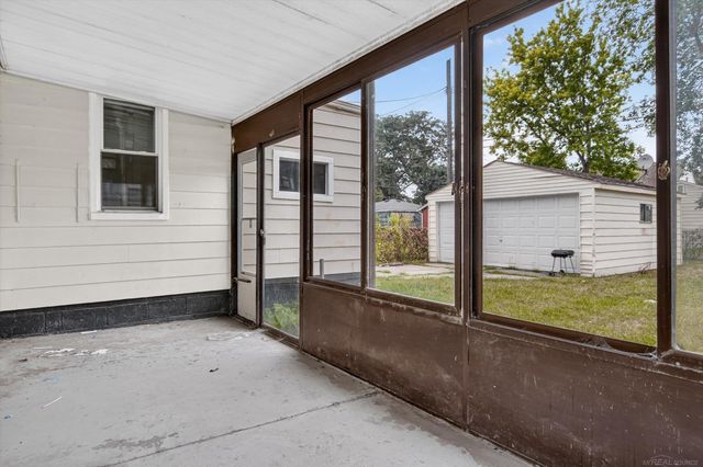 1778 Reo Avenue, Lincoln Park, MI 48146