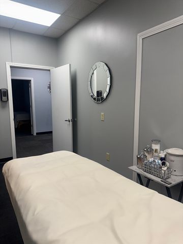 132 S Main St, Acushnet, MA 02743