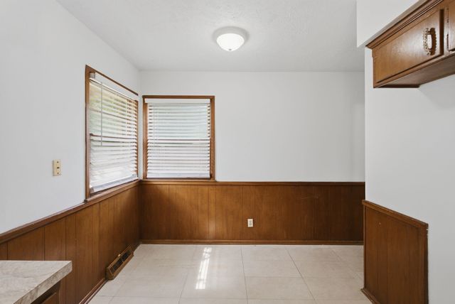 8105 E Clay St, Wichita, KS 67207