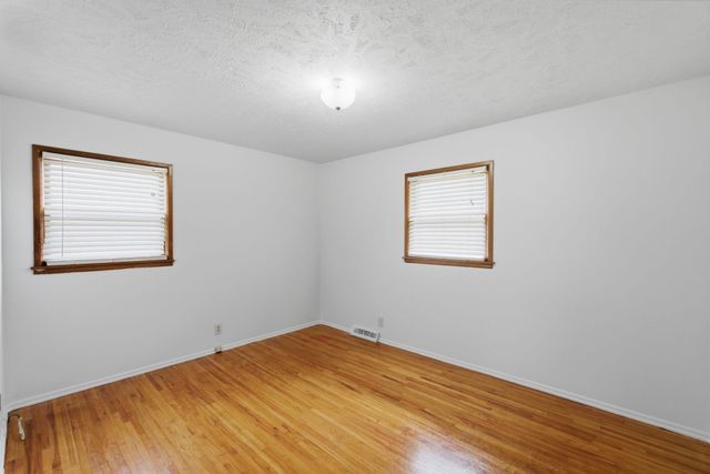 8105 E Clay St, Wichita, KS 67207