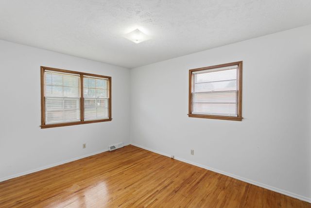 8105 E Clay St, Wichita, KS 67207