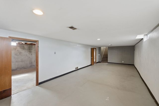 8105 E Clay St, Wichita, KS 67207