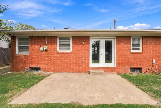 8105 E Clay St, Wichita, KS 67207