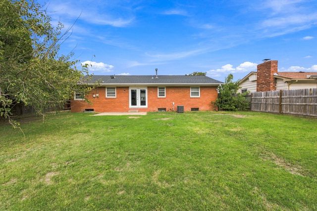 8105 E Clay St, Wichita, KS 67207