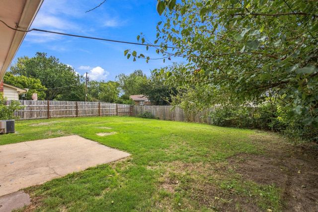 8105 E Clay St, Wichita, KS 67207
