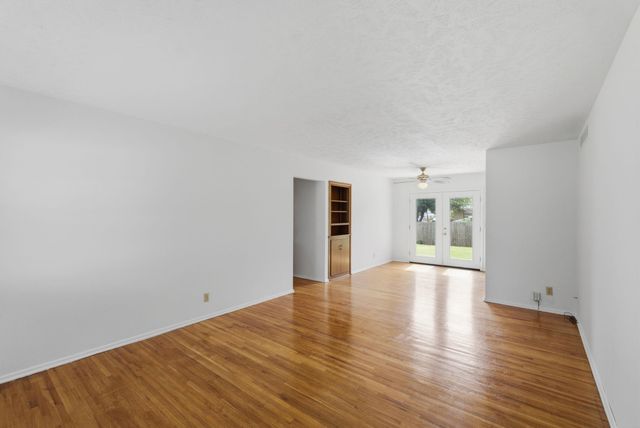 8105 E Clay St, Wichita, KS 67207