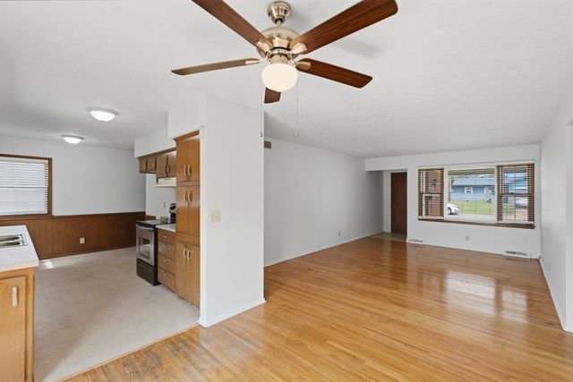 8105 E Clay St, Wichita, KS 67207