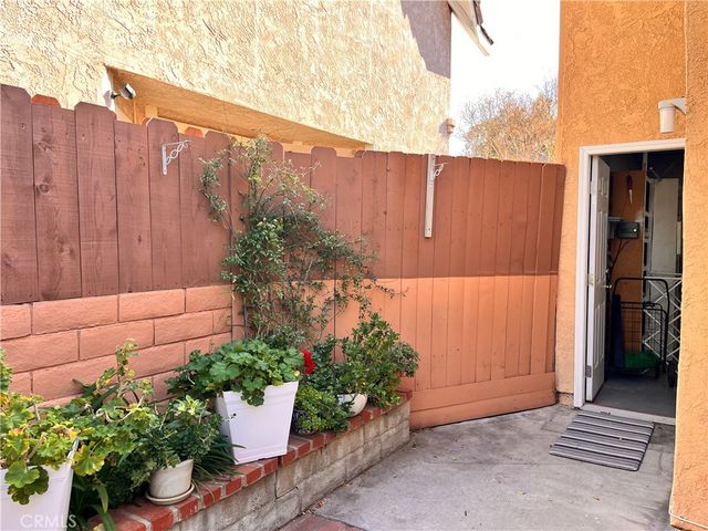 19849 Collins, Canyon Country, CA 91351