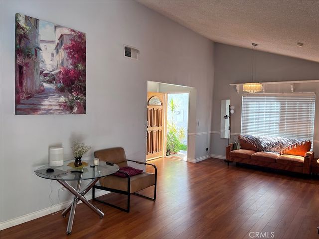 19849 Collins, Canyon Country, CA 91351