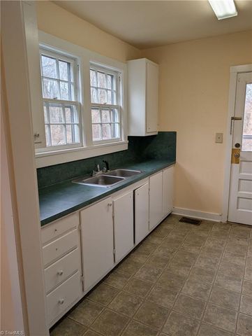 165 Harris Avenue, Elkin, NC 28621