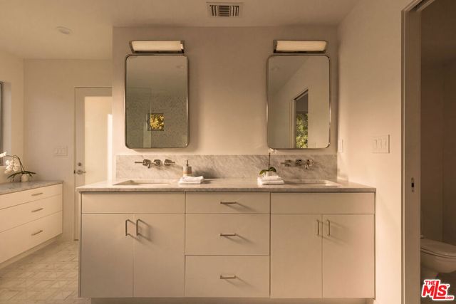 257 Entrada Drive, Santa Monica, CA 90402