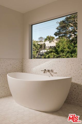 257 Entrada Drive, Santa Monica, CA 90402