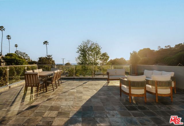 257 Entrada Drive, Santa Monica, CA 90402