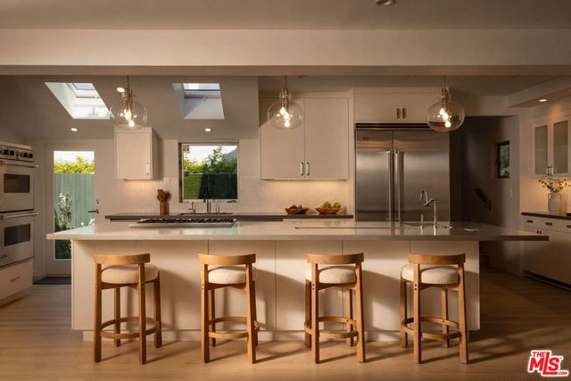 257 Entrada Drive, Santa Monica, CA 90402
