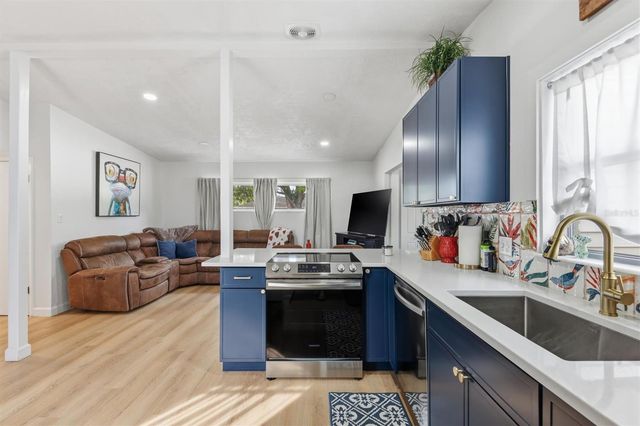 4643 BROOKSDALE DRIVE, Sarasota, FL 34232