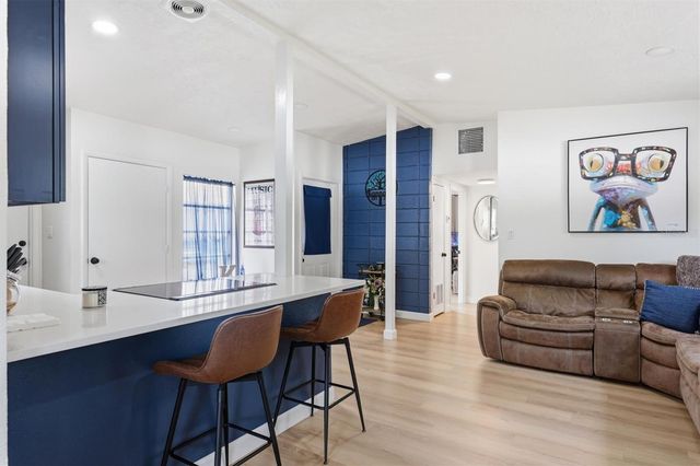 4643 BROOKSDALE DRIVE, Sarasota, FL 34232