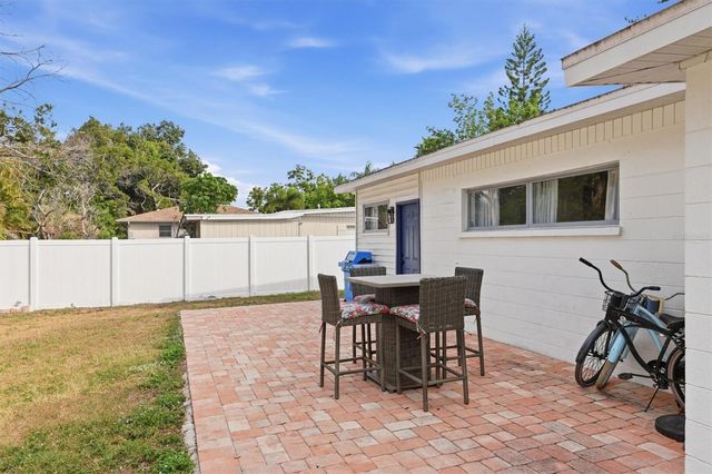 4643 BROOKSDALE DRIVE, Sarasota, FL 34232