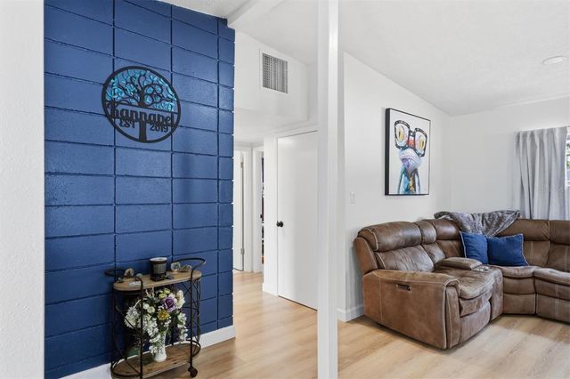 4643 BROOKSDALE DRIVE, Sarasota, FL 34232