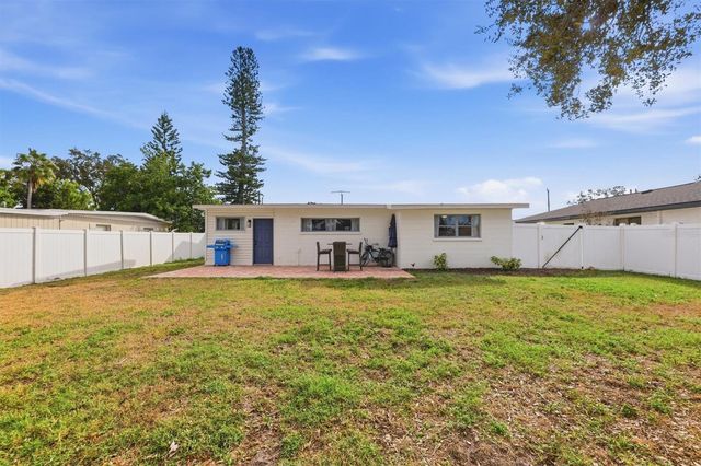 4643 BROOKSDALE DRIVE, Sarasota, FL 34232