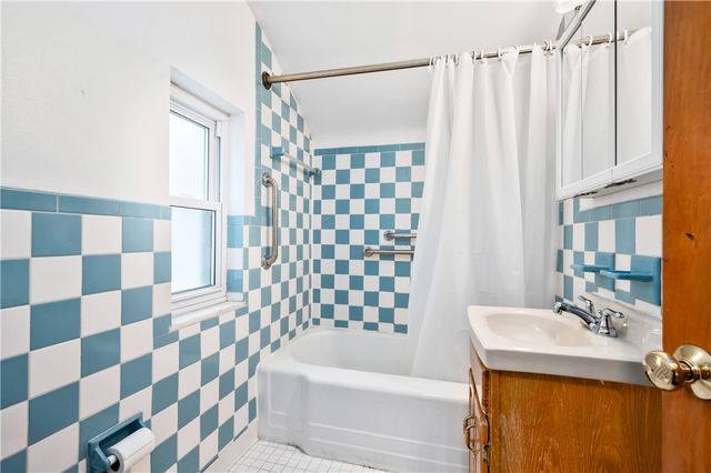 2520 Starkamp Street, Brookline, PA 15226